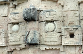Palais
Tête de Chac, le dieu maya de la pluie