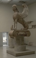 ESFINGE DE NAXIENS-EN EL SUR DEL TEMPLO DE APOLLON
DELFOS, MUSEO
GRECIA