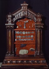VITRINA CON MATERIAL ARQUEOLOGICO DE LA CRIPTA
SANTIAGO DE COMPOSTELA, CATEDRAL
CORUÑA

This