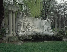 MONCEL
MONUMENTO A LOS HEROES CANADIENSES
PARIS, EXTERIOR
FRANCIA

This image is not