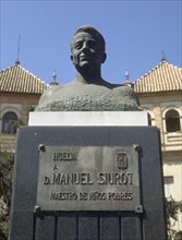 MONUMENTO A MANUEL SIUROT - MAESTRO DE NINOS POBRES
HUELVA, EXTERIOR
HUELVA