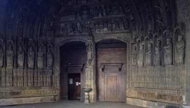 IGL STA MARIA-PORTADA GOTICA CON ESCULTURAS
DEVA, EXTERIOR
GUIPUZCOA