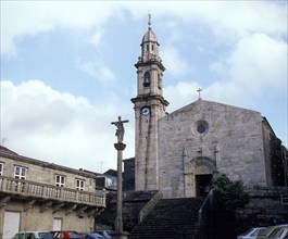 IGLESIA DE SANTA COLUMBA PLAZA Y CRUCERO
RIANXO, EXTERIOR
CORUÑA

This image is not