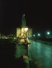 GOMEZ DEL RIO BERNABE
ESCULTURA DE S RAFAEL AL LADO DEL GUADALQUIVIR-NOCTURNA
CORDOBA,