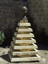 MONUMENTO A PALMA BURGOS
UBEDA, EXTERIOR
JAEN