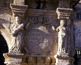 PLAZA DE SANTA MARIA - FUENTE STA MARIA-MEDALLON
BAEZA, EXTERIOR
JAEN

This image is not