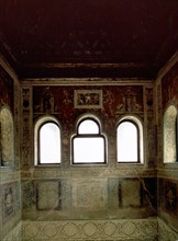 Intérieur décoré de peintures dans la Tour du Boudoir