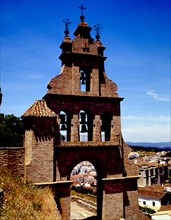 ESPADANA DE NETRADA AL RECINTO DEL CASTILLO-IGLESIA
ARACENA, EXTERIOR
HUELVA

This image is not