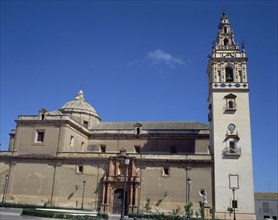 FACHADA Y TORRE
MOGUER, IGLESIA DE NUESTRA SEÑORA DE LA GRANADA
HUELVA

This image is not