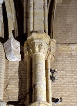 COLUMNA QUE SOPORTA EL ARCO TORAL-CAPITEL ROMANICO
TRIGUEROS, IGLESIA DE SAN ANTONIO