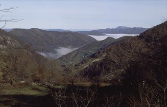 PUERTO DE LA VELETA-VALLE CON NIEBLA
NAVARRA, EXTERIOR
NAVARRA