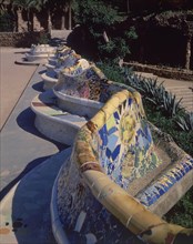 JUJOL J Mª Y GAUDI A
BANCO SERPENTEANTE-DETALLE DE CERAMICAS
BARCELONA, PARQUE