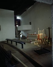 CORBUSIER LE 1887/1965
INTERIOR-ALTAR MAYOR
RONCHAMP, CAPILLA PEREGRINOS
FRANCIA

This image