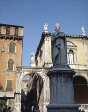 ZANNONI HUGO
PLAZA DE LOS SEÑORES-MONUMENTO A DANTE ALIGHIERI
VERONA, EXTERIOR
ITALIA