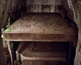 Chambre mortuaire
Pierre tombale maya