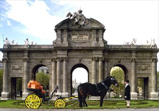 SABATINI FRANCESCO 1722/1797
PUERTA DE ALCALA CON COCHE DE CABALLOS Y COCHERO DELANTE -
MADRID,