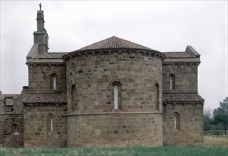 EXTERIOR-VISTA POSTERIOR DE LA IGLESIA- ABSIDE SEMICIRCULAR
BUGEDO, MONASTERIO SANTA