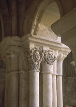 CLAUSTRO-DET CAPITELES CON DECORACION VEGETAL-
AGUILAR DEL CAMPOO, MONASTERIO SANTA MARIA LA