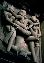 DET RELIEVE EROTICO(MAITHUNA)EN EL EXTERIOR DE TEMPLO
KHAJURAHO, EXTERIOR
INDIA

This image is