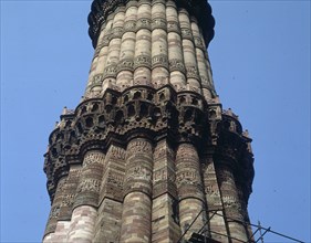 DET CENTRAL ALMINAR"QUTB-MINAR"(1199)ARTE INDOMUSULMAN-
DELHI, MEZQ QUWWAT-AL-ISLAM
INDIA