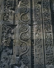 DET DECORACION DEL MURO DE LA MEZQUITA-
DELHI, MEZQ QUWWAT-AL-ISLAM
INDIA