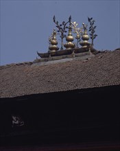 CASA-TEMPLO SIVA Y PARVATI-REMATE TEJADO EN BRONCE DORADO
KATMANDU, TEMPLOS
NEPAL