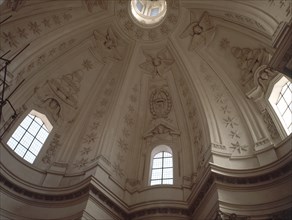 BORROMINI FRANCESCO 1599/1667
INTERIOR-ORATORIO VISTA PARCIAL DE LA CUPULA REMATADA EN UNA