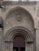 EXTERIOR-PORTADA:ARCOS CON ESCUDO DE SANTIAGO MATAMOROS-ROMANICO-MUDEJAR
SALAMANCA, IGLESIA DE