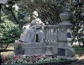 JARDINES DE MENDEZ NUÑEZ-ESTUTA SEDENTE DE LA CONDESA PARDO BAZAN
CORUÑA, EXTERIOR
CORUÑA