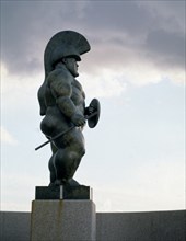 BOTERO FERNANDO 1932
ESCULTURA DE GUERRERO A LA PUERTA DEL MUSEO
CORUÑA, MUSEO