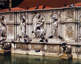 PLAZA DEL CAMPO:FUENTE GAIA CON COPIA DE RELIEVES DELLA QUERCIA,JACOPO
SIENA,
