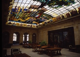 ECHEVARRIA ANTONIO
INTERIOR-SALA CON TECHO DE VIDRIERA REPRESENTANDO CASA DE JUNTAS
GUERNICA,