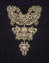 JOYA-LAZO CON TRES CUERPOS, ORO Y DIAMANTES - SXVII
MADRID, MUSEO DE ARTES DECORATIVAS
MADRID