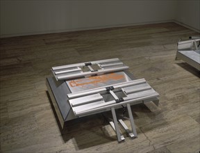 MORA PEDRO 1961-
SINGULAR HOUSING III - 2000 - 96x117x29 cm - ALUMINIO DIBOND Y