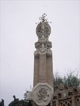 GAUDI ANTONI 1852-1926
REMATE ARQUITECTONICO DEL NARANJO DE ANTIMONIO Y DECORACION DE ROSAS EN LA