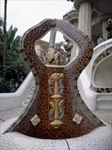 GAUDI ANTONI 1852-1926
TRIPODE CERAMICO - 1900/1914
BARCELONA, PARQUE GÜELL
BARCELONA