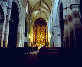 INTERIOR - IGLESIA INICIADA EN EL S XIII PERO CONSTRUIDA CASI EN SU TOTALIDAD EN EL S