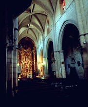 INTERIOR - IGLESIA INICIADA EN EL S XIII PERO CONSTRUIDA CASI EN SU TOTALIDAD EN EL S