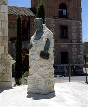 MONUMENTO A LUIS ASTRANA MARIN EN LA PLAZA MAYOR - 1997
ALCALA DE HENARES,