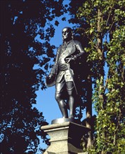 ESCULTURA DE BENJAMIN FRANKLIN EN EL PARQUE WASHINGTON SQUARE
SAN FRANCISCO-CALIFORNIA,