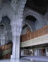 INTERIOR - CELOSIA DE MADERA DE CEDRO ESCULPIDA DE LA GALERIA DE LAS MUJERES
CASABLANCA, MEZQUITA