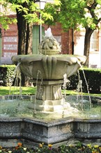 N- FUENTE SITUADA FRENTE AL EDIFICIO DE LA JUNTA MUNICIPAL DE ARGANZUELA
MADRID,