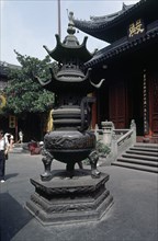 EXTERIOR-FACHADA DEL TEMPLO-1881-PEBETERO DE BRONCE
SHANGHAI, TEMPLO BUDA DE