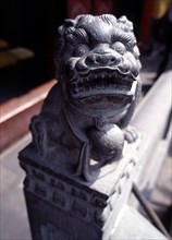 EXTERIOR-LEON PROTECTOR EN LA PUERTA DEL TEMPLO
SHANGHAI, TEMPLO BUDA DE