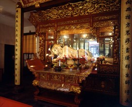 INTERIOR-BUDA YACENTE-ENTRADA AL NIRVANA
SHANGHAI, TEMPLO BUDA DE JADE-YUFOSI
CHINA

This image