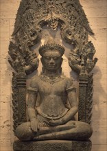 BUDA ENTRONIZADO SEDENTE-TAILANDIA-PERIODO ANGKOR 1180-1220
FORT WORTH-TEXAS, MUSEO