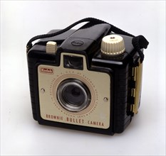 CAMARA FOTOGRAFICA BROWNIE BULLET
MADRID, COLECCION PARTICULAR
MADRID

This image is not