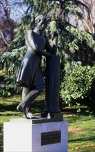 ESCULTURA CONMEMORATIVA AL GRAN POETA RUSO ALEXANDER PUSHKIN (1799/1837)
MADRID, PARQUE FUENTE DEL