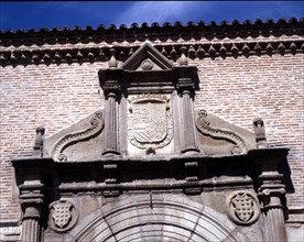 DETALLE - ESCUDO DE UNA DE LAS PORTADAS -  RENACIMIENTO ESPAÑOL - S XVI
MEDINA DEL CAMPO, REALES