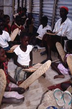 Une classe d'instruction religieuse en Gambie